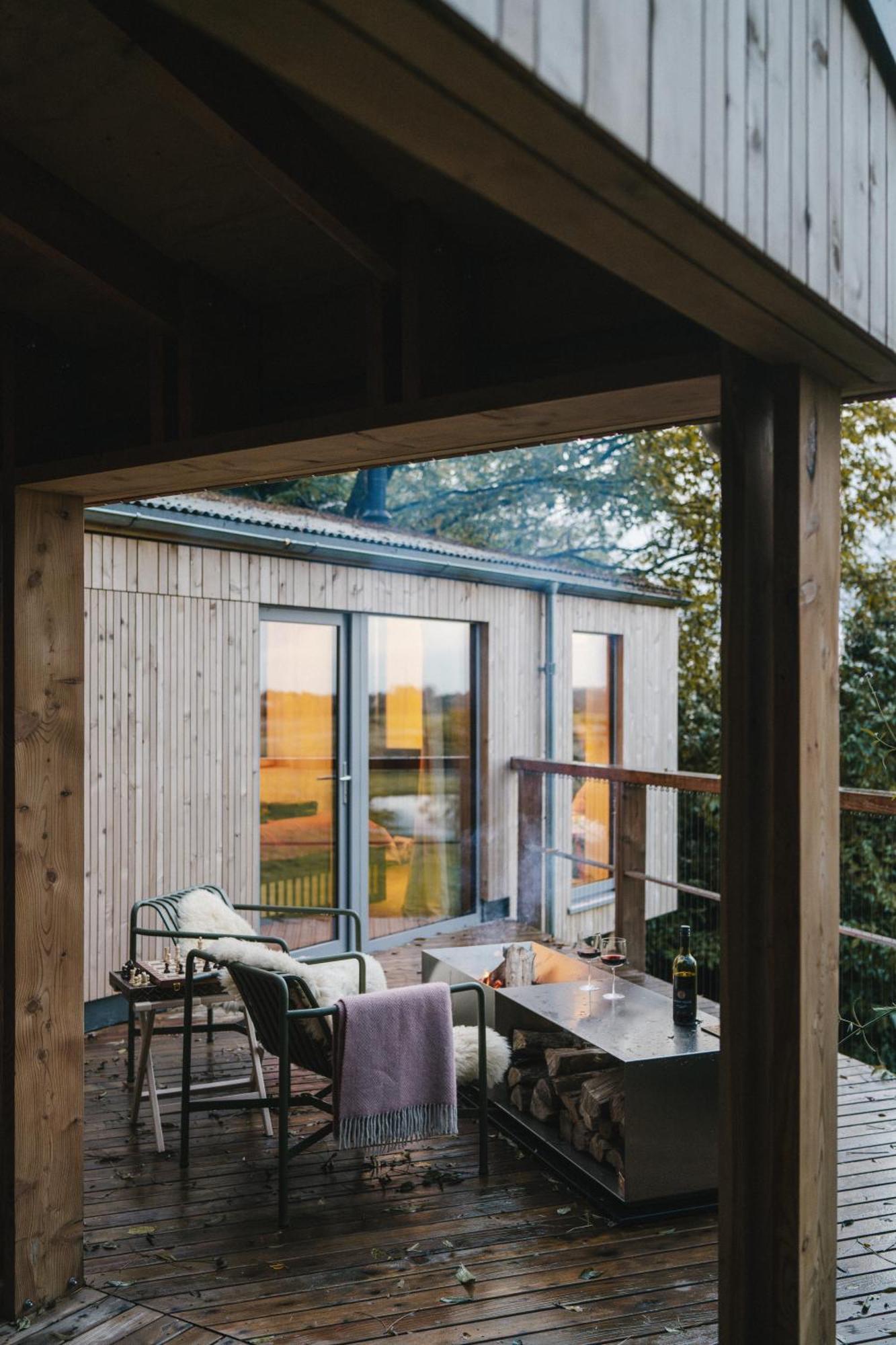 Rewildthings Treehouses * Gloucester