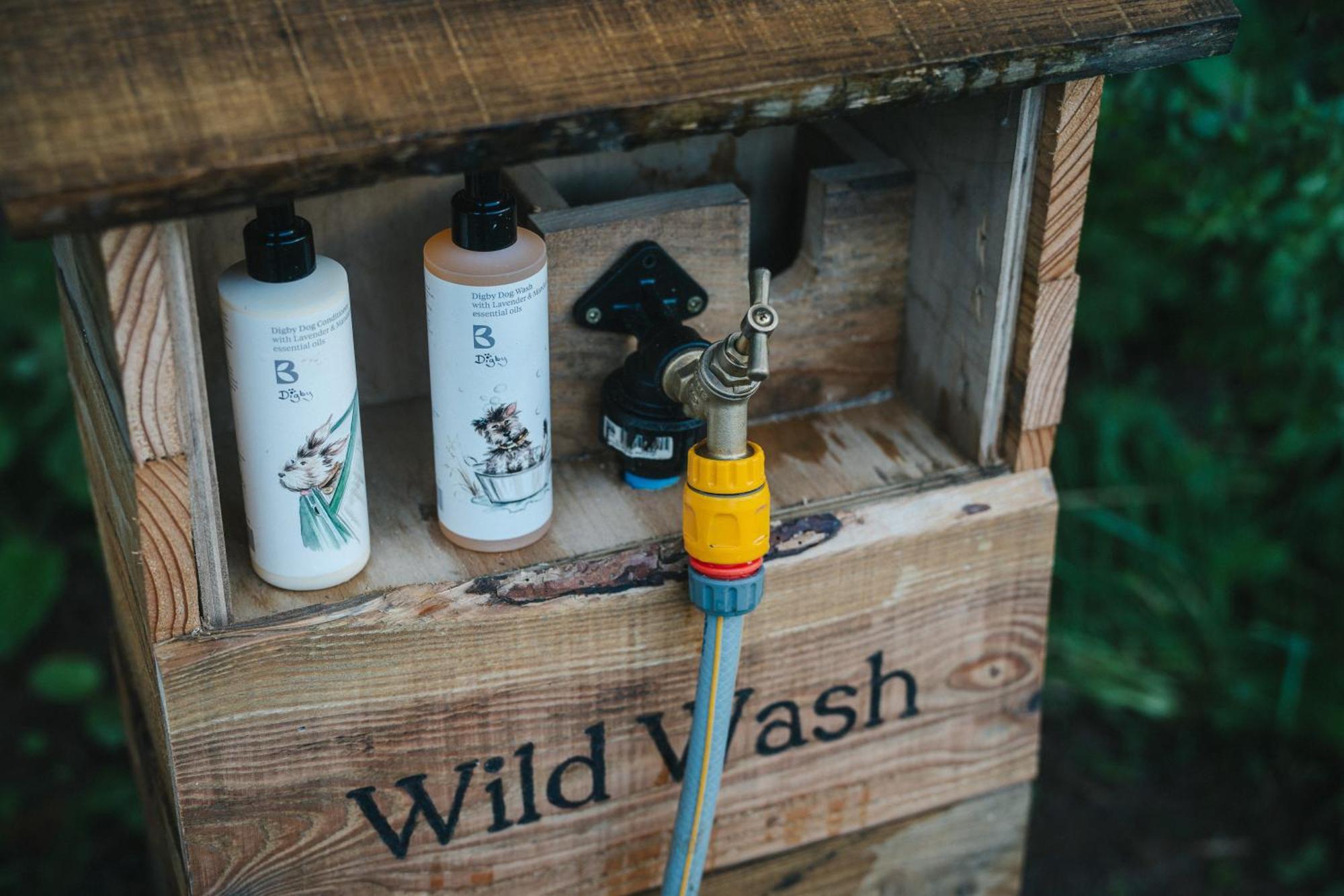 Chalet Rewildthings Treehouses Gloucester